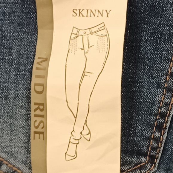 Satin Doll Jeans! - Picture 6 of 11